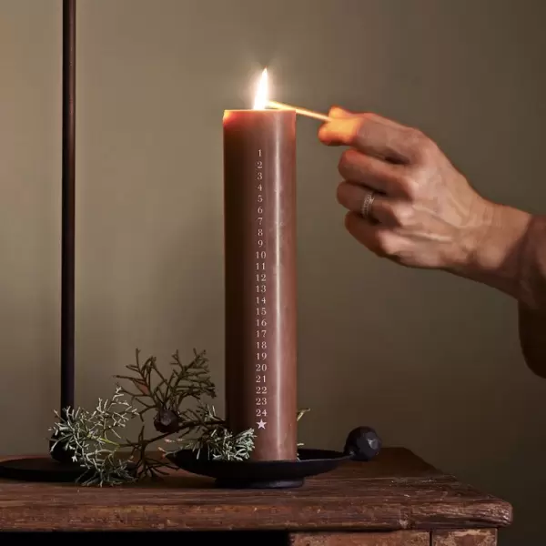 TineK Home -  Kalenderlys Hazel, Ø5*25 TineK Home -  Kalenderlys Hazel, Ø5*25