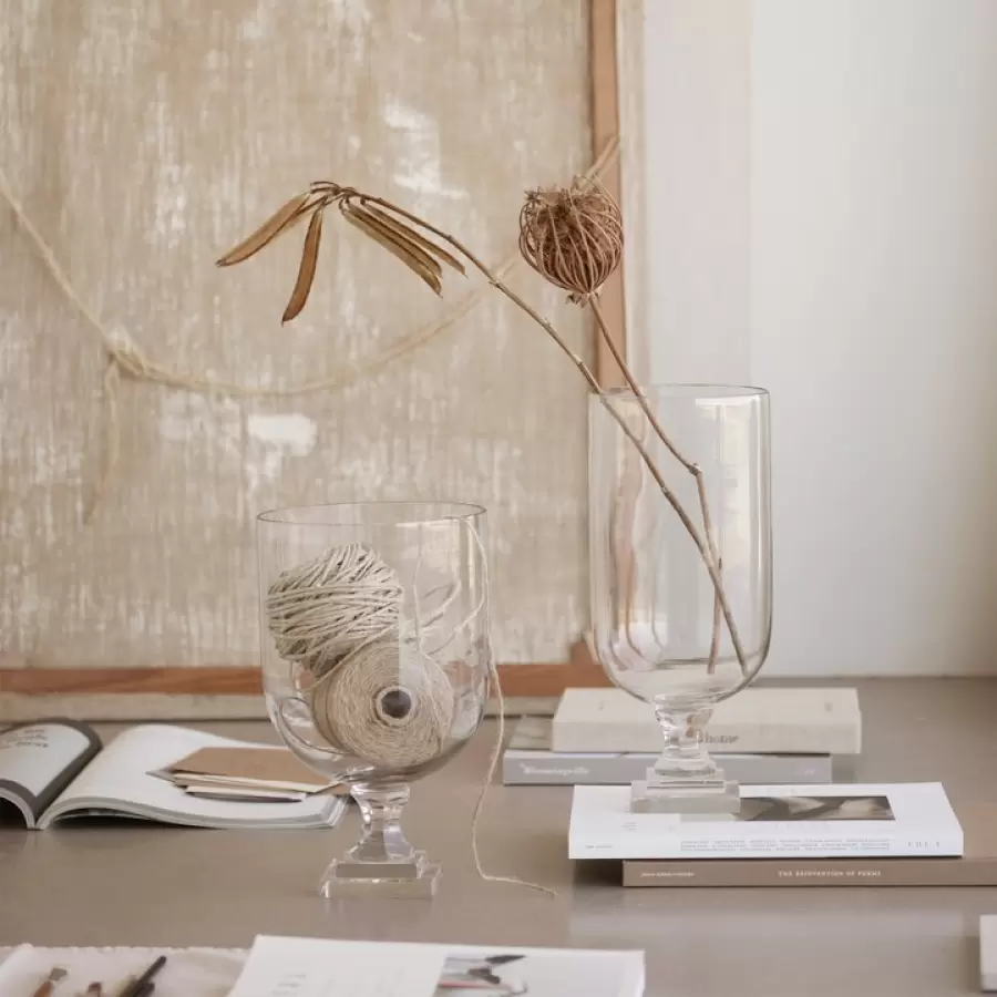 TineK Home -  Glasvase m/firkantet fod, D19 xH30 cm, klar TineK Home -  Glasvase m/firkantet fod, D19 xH30 cm, klar