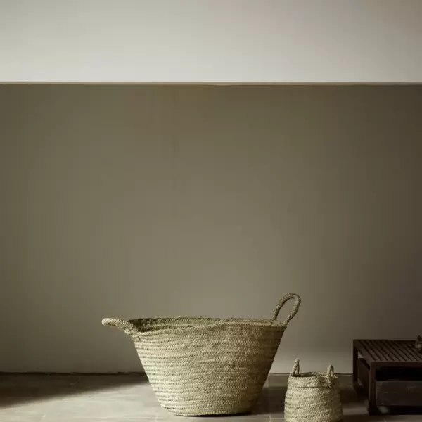 TineK Home - Kurv Palmeblade m/hanke, Natur Ø:55*H:35 TineK Home - Kurv Palmeblade m/hanke, Natur Ø:55*H:35