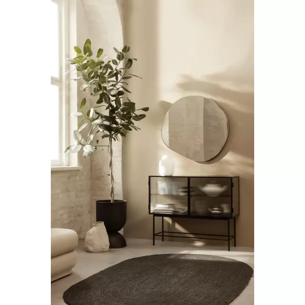 ferm LIVING - Ø: 50 x H: 73 cm. Hourglass Pot Sort, Large - Hent selv Mål: ferm LIVING - Ø: 50 x H: 73 cm. Hourglass Pot Sort, Large - Hent selv Mål: