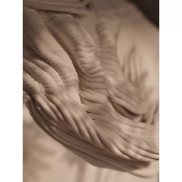 ferm LIVING - Vase Drisca, Off White Ø:22*H:23 ferm LIVING - Vase Drisca, Off White Ø:22*H:23