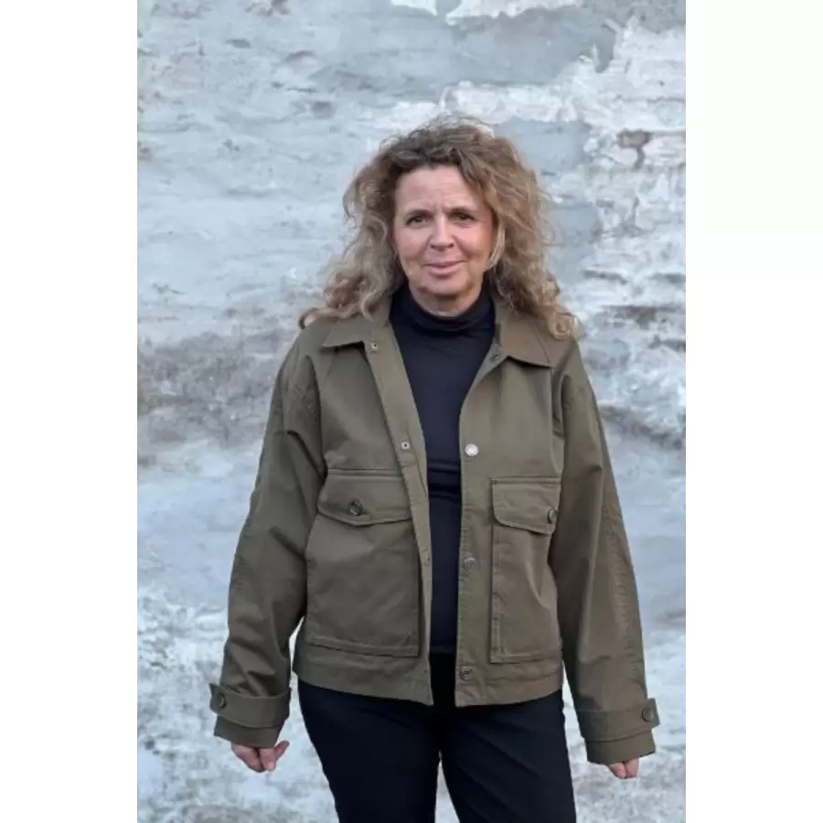 esmé studios - Jodi Jakke, Ivy Green