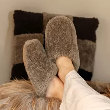 Shepherd - Slippers Jenny, Stone