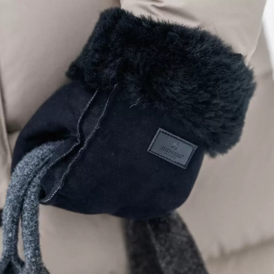 Shepherd - Luffer Furuvik, Sort