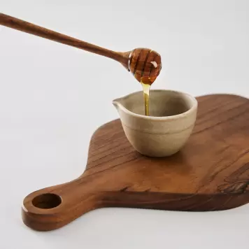 TELL ME MORE - Honningske Teak TELL ME MORE - Honningske Teak