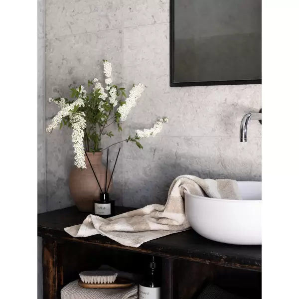 TELL ME MORE - Håndklæde Cleo, Beige 50*70