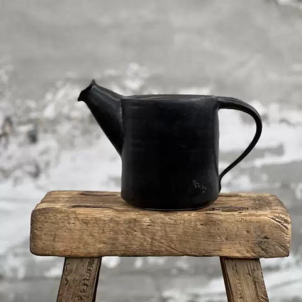 Per Bo - Tekande 1L., Mat Sort - Håndlavet keramik