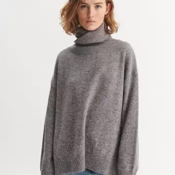 Basic Apparel - Randi T-Neck - Fl. farver