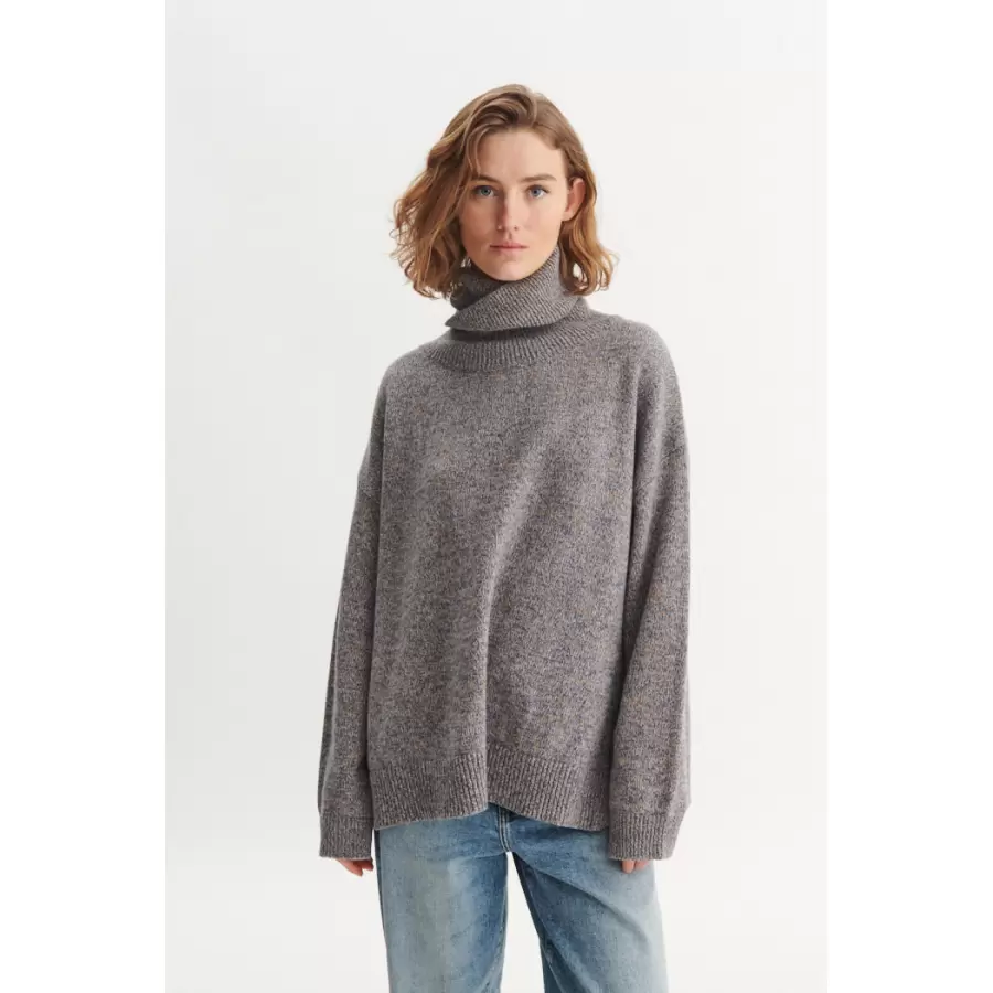 Basic Apparel - Randi T-Neck - Fl. farver