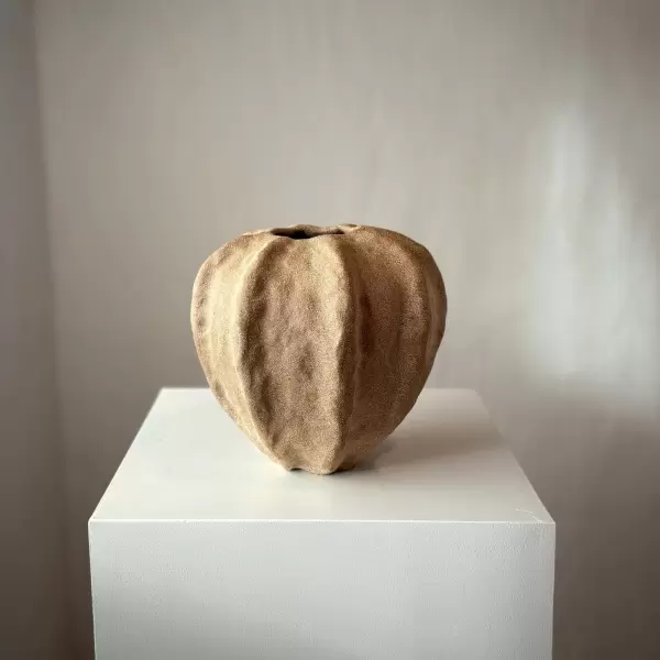 Leela Mette - Vase Dråbe brun, håndlavet Leela Mette - Vase Dråbe brun, håndlavet