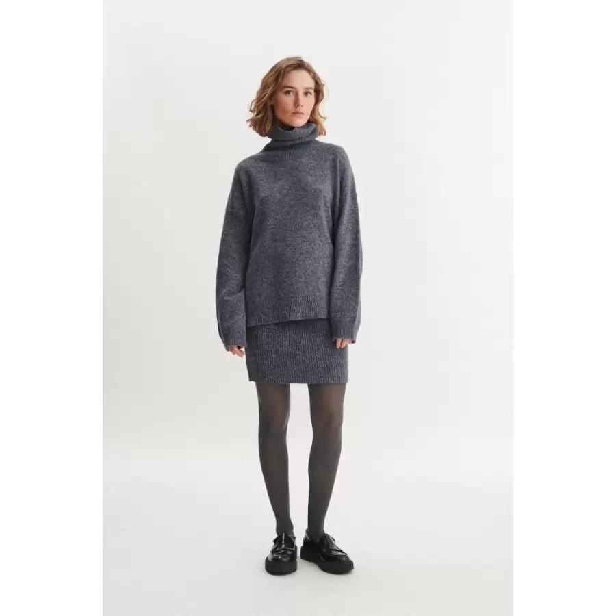 Basic Apparel - Randi T-neck