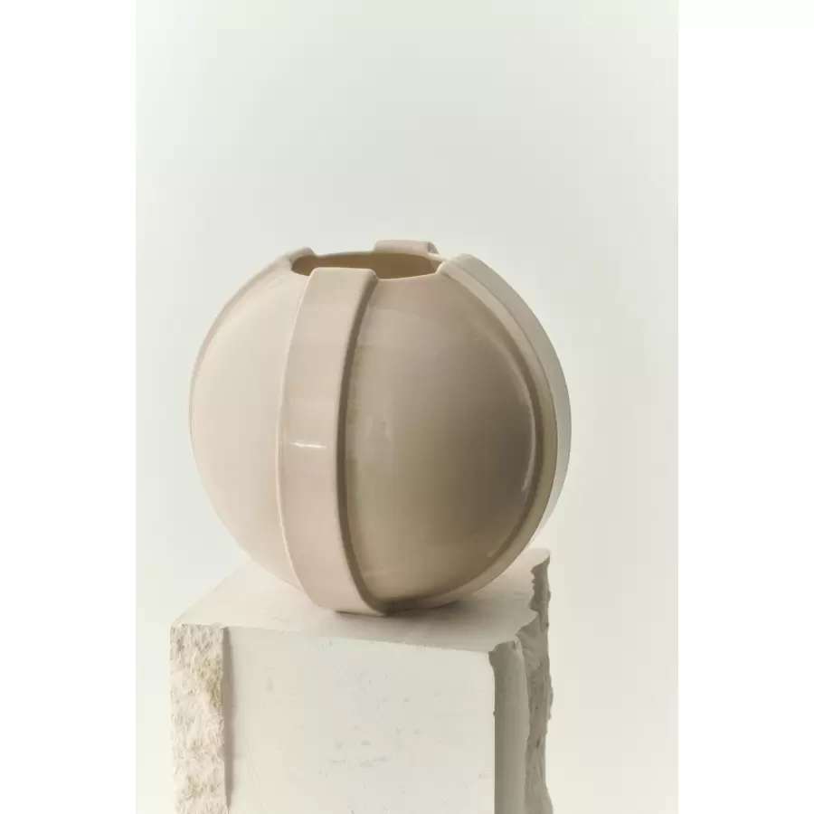 Louise Roe - Vinci vase 01, ivory