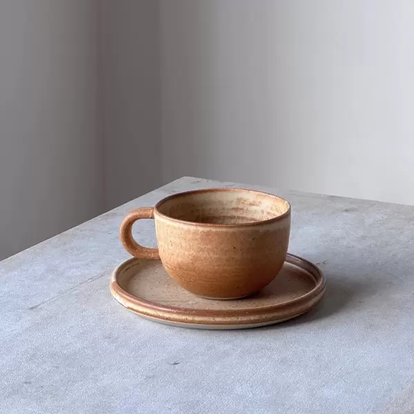 Julie Damhus - ODA te eller latte/cappucino kop m. hank, brun Julie Damhus - ODA te eller latte/cappucino kop m. hank, brun