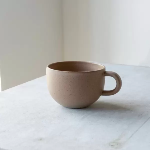 Julie Damhus - ODA stor te/kaffe/chokolade kop m. hank, beige Julie Damhus - ODA stor te/kaffe/chokolade kop m. hank, beige