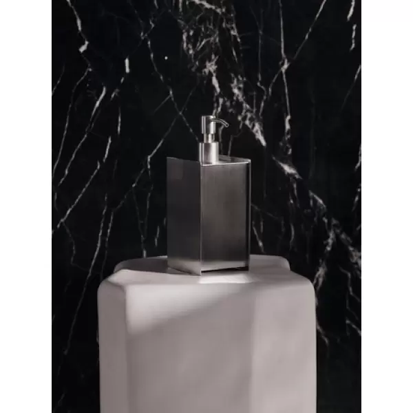 ferm LIVING - Sama sæbedispenser, børstet rustfrit stål, rummer 0,5 l