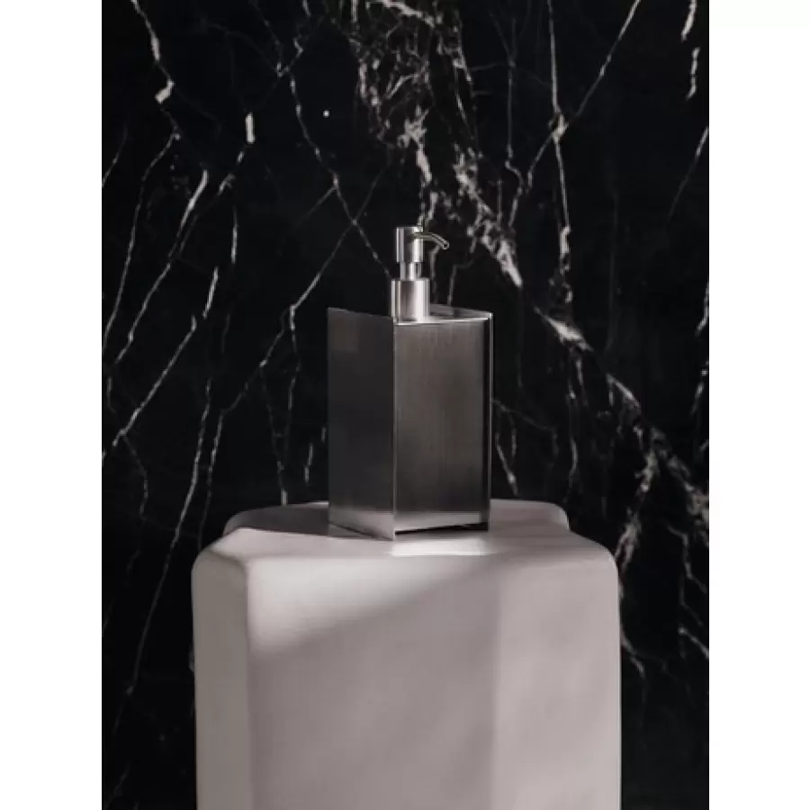 ferm LIVING - Sama sæbedispenser, børstet rustfrit stål, rummer 0,5 l