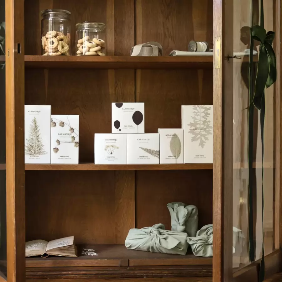 Karmameju - Gaveæske Værdi 408,- HAND RITUAL