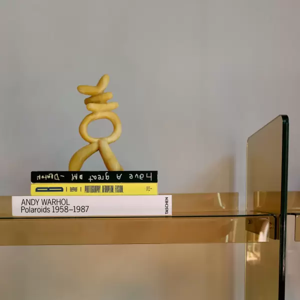 HK living - Resin object: inbetween 