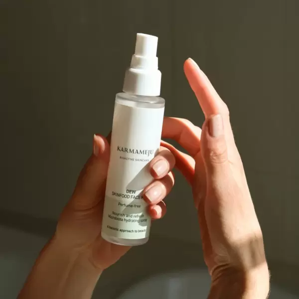 Karmameju - Face Mist, Dew Parfumefri 100 ml. Karmameju - Face Mist, Dew Parfumefri 100 ml.
