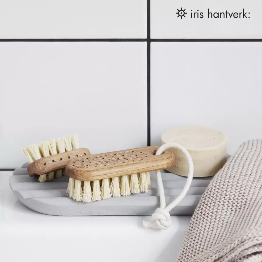 Iris Hantverk - To-sidet Neglebørste Lovisa, Olieret Eg/Tampico