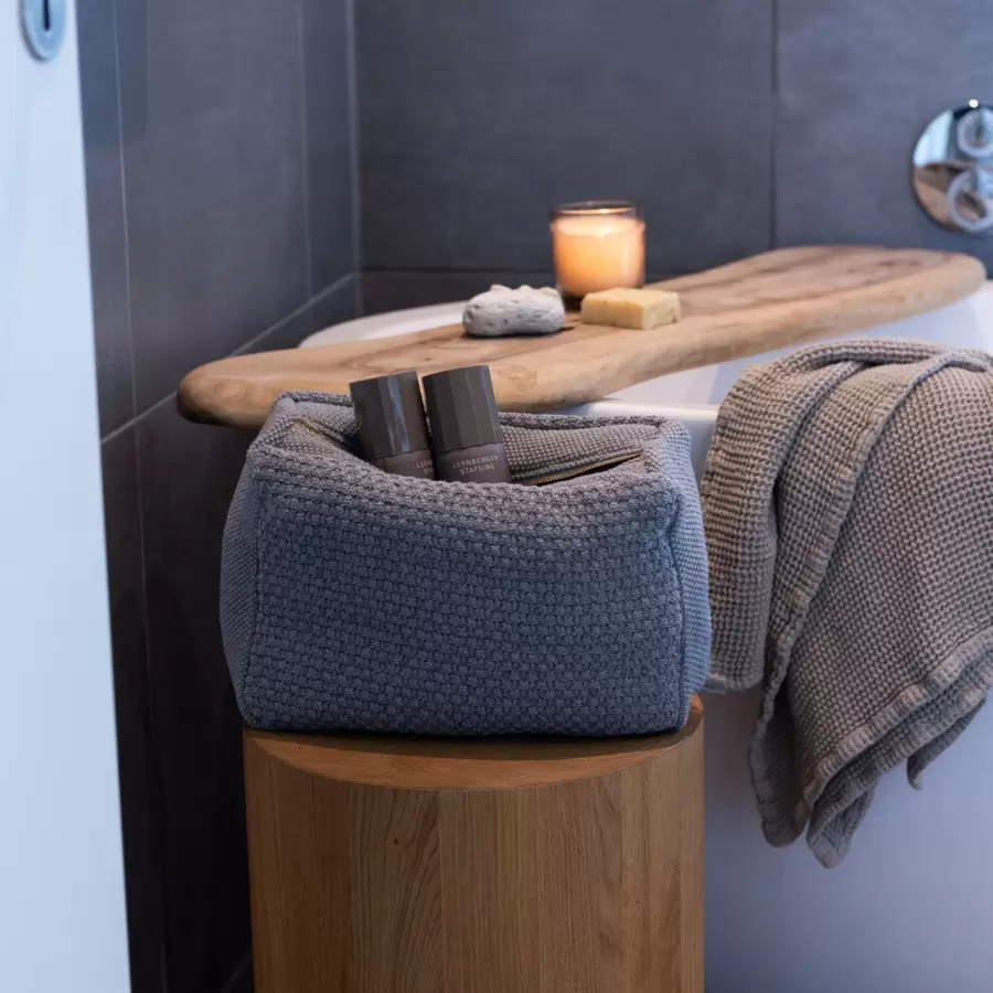 By LOHN - Strikket Toilettaske Petra, Med. Grey Melange 30*22*7