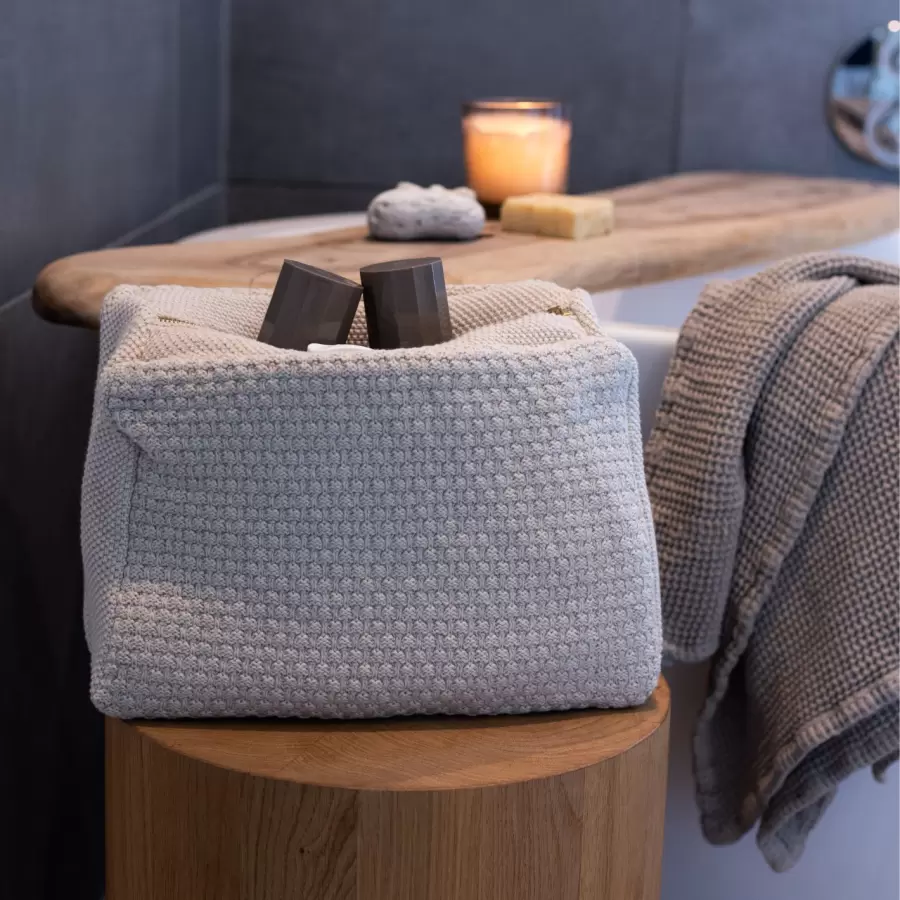 By LOHN - Strikket Toilettaske Petra, Beige Melange