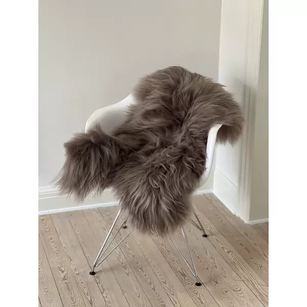 KAiKU selection - Islandsk Langhåret Lammeskind, Taupe 90-100 cm.