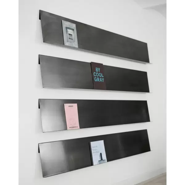 Acier Studio - Bodø Magasinholder, 82,5 cm. børstet rustfri stål