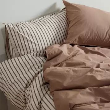 Dawn Designs - Sengesæt Percale, Mocha Brown 140*200/60*63 Dawn Designs - Sengesæt Percale, Mocha Brown 140*200/60*63
