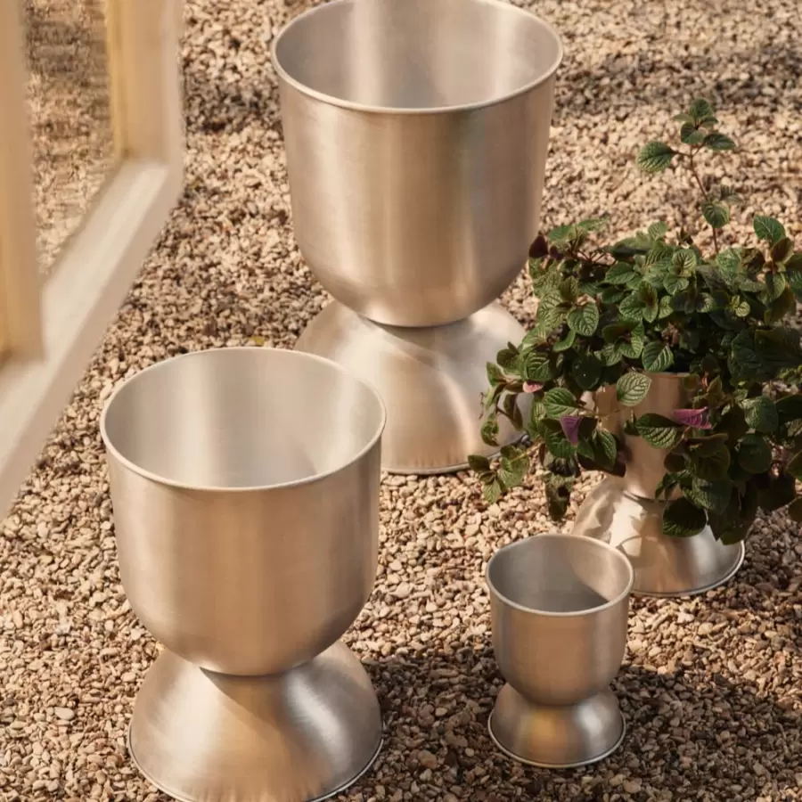 ferm LIVING - Hourglass Pot Small, Aluminium Ø: 30 x B: 30 x H: 42.5 x D: 30 cm