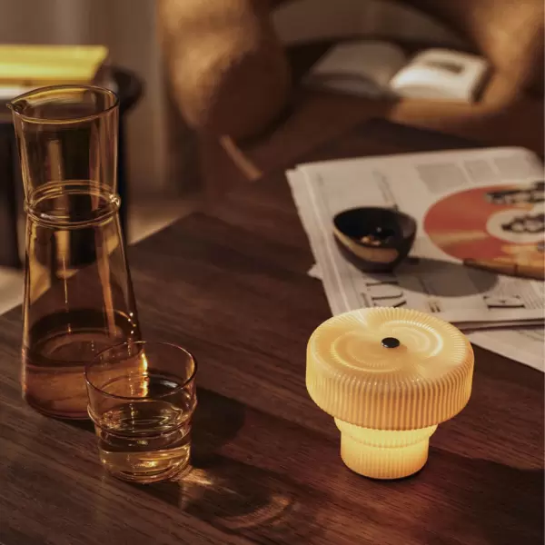 ferm LIVING - Ripple Portable bærbar Lampe OAT