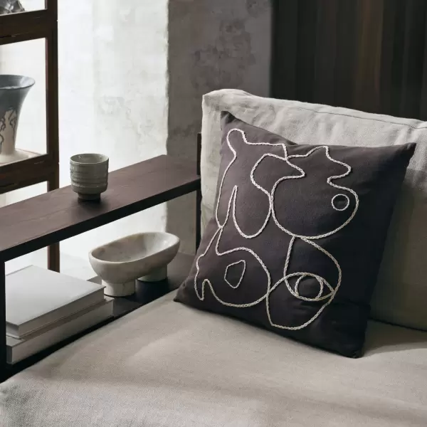 Ferm Living - Pude Figure, Coffee/Sand 50*50