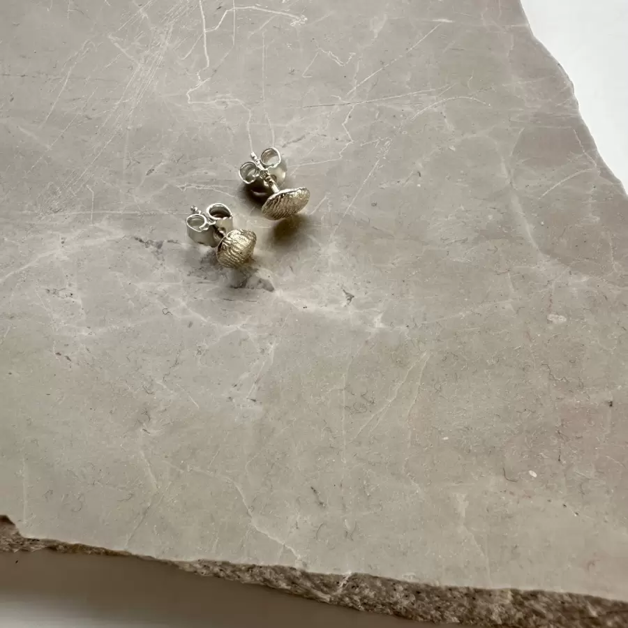 Sisse Dinesen - 2 Øreringe med små fingeraftryk