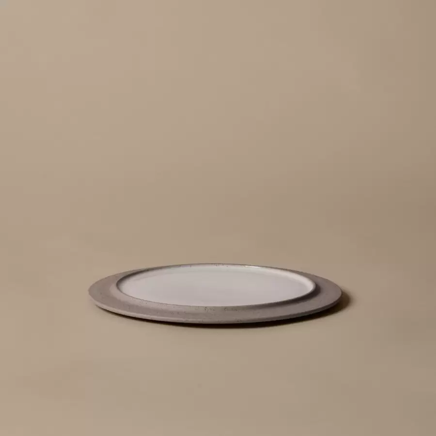 Ferm Living - 2 stk. Sonae Sidetallerkener Ø:25, Grå/Hvid