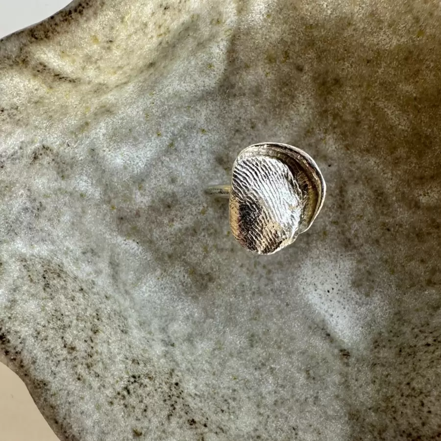 Sisse Dinesen - Ring Fingeraftryk Stor, Ø: ca. 2 cm.