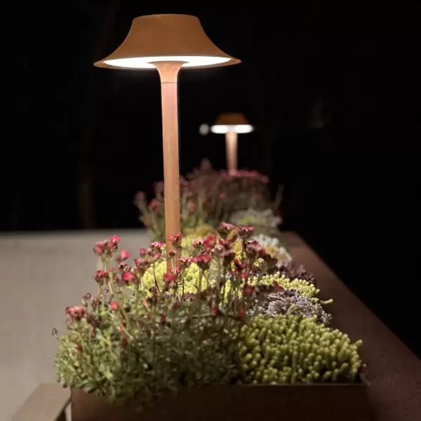 Ferm Living - Cortivo Udendørs Solcellelampe, Rust