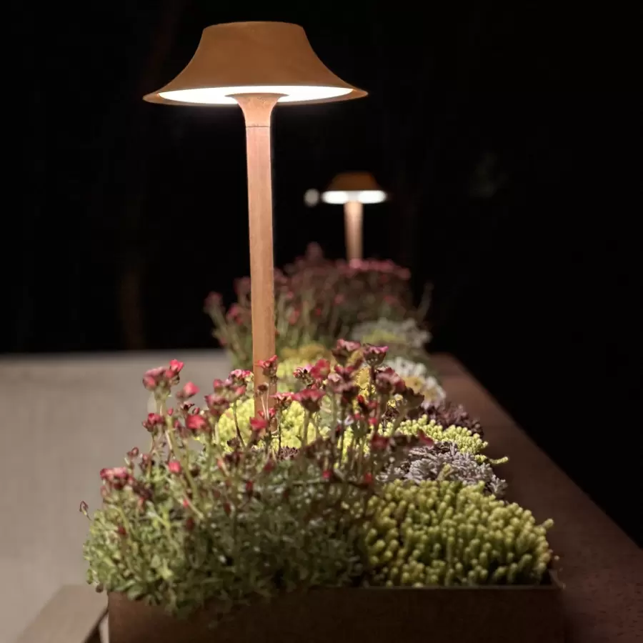 Ferm Living - Cortivo Udendørs Solcellelampe, Rust