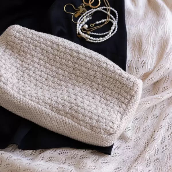 By LOHN - Strikket Clutch Petra 22*11*5, Beige By LOHN - Strikket Clutch Petra 22*11*5, Beige