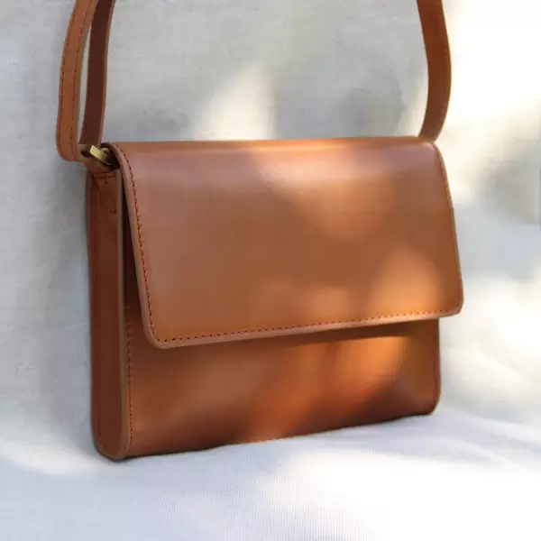 Birkmond - Lille Skuldertaske Eden, Cognac Birkmond - Lille Skuldertaske Eden, Cognac