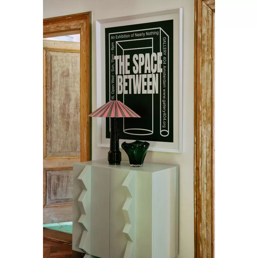 HK living - Indrammet plakat, Between Space 87*118 - Hent selv