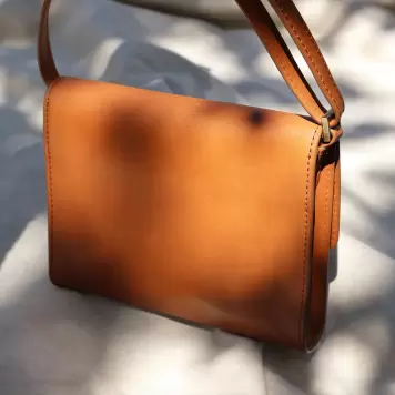 Birkmond - Lille Skuldertaske Eden, Cognac